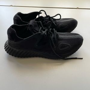 Used Adidas women’s size 8 black